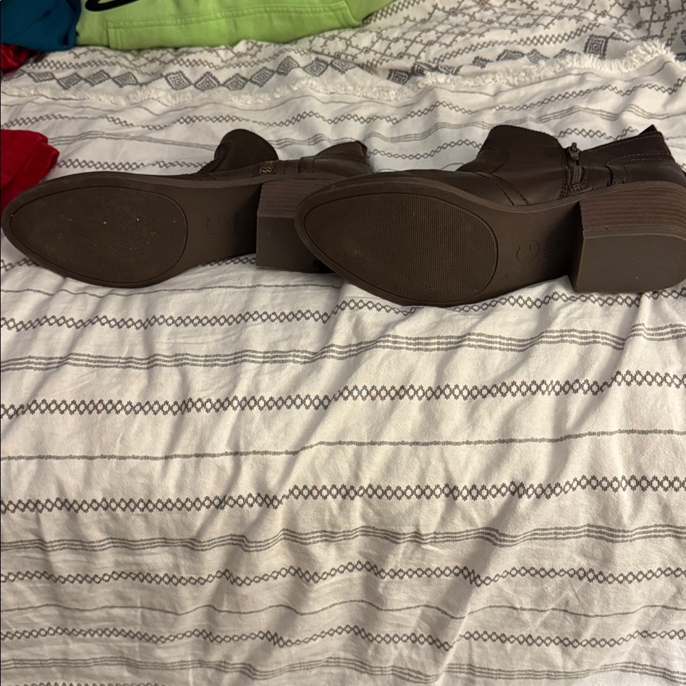 Guess Boots - Picture 3 of 7
